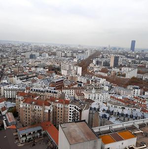 Appartement Jeune retraitée chercher locataire à Paris Exterior photo