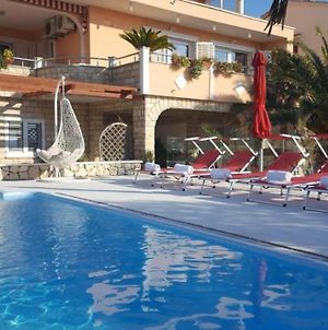 Apartments And Rooms Cherry - Relax & Chill By The Pool Novalja Exterior photo