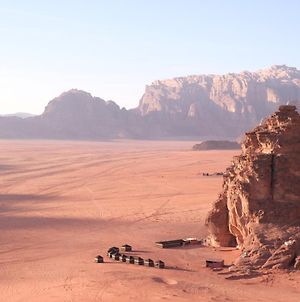 Bed and Breakfast Desert Bird Camp à Wadi Rum Exterior photo