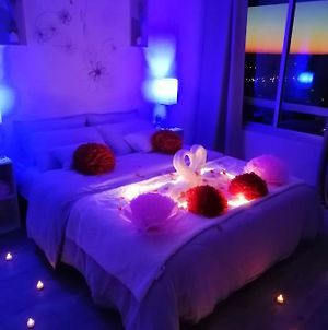 chambre romantique avec diner et champagne Lachapelle-Auzac Exterior photo
