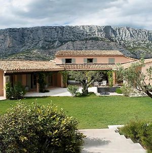 Villa provençale au cœur du pays d’Aix, piscine, vue imprenable Saint-Antonin-sur-Bayon Exterior photo
