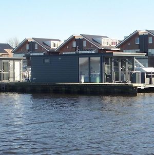 Hôtel Modern Houseboat With Air Conditioning Located In Marina à Uitgeest Exterior photo