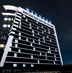 Windsor Hotel Convention & Center Istambul Exterior photo