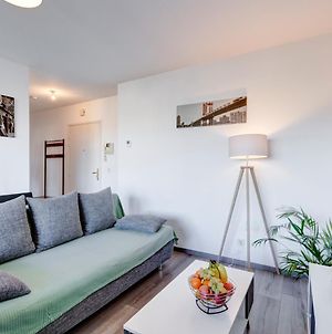 Appartement Viva Leman- HYPERCENTRE - VUE PANORAMIQUE- PARKING - WIFI à Thonon-les-Bains Exterior photo