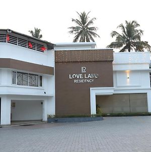 Hôtel Loveland Residency à Kochi Exterior photo