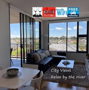 Beautiful City Views Close City Airport Free Wine Perth Exterior photo