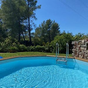 Villa Maison provençale sur 800m² de terrain et piscine à La Motte Exterior photo