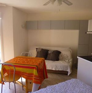 Appartement studio 23m² avec lit fixe en 140 et canapé clicclac à Lamalou-les-Bains Exterior photo