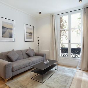 Superb Haussmanian apartment Palais Royal  Paris Exterior photo
