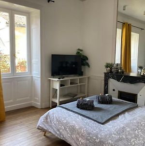 Appartement Calme et confort en hyper centre à Lons-le-Saunier Exterior photo