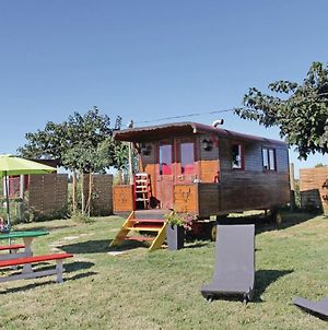 Hôtel Awesome caravan in Franquevaux with Exterior photo