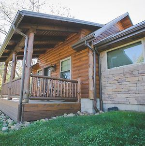 Villa Dogwood Cabin By Amish Country Lodging à Berlin Exterior photo