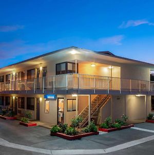 Motel 6 Santa Barbara - State Street Exterior photo