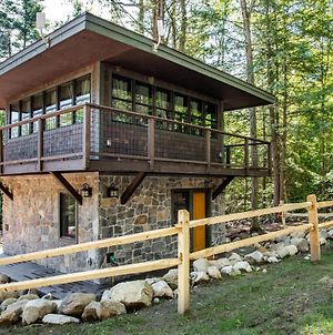 Trekker! Treehouses, Cabins And Lodge Rooms Lac George Exterior photo