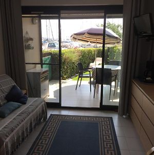 Appartement En bord de mer, dans une marina face à St Tropez à Cogolin Exterior photo