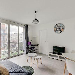 Appartement Budget Apart With Balcony Near Paris à Bondy Exterior photo