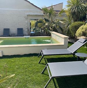 un petit coin de paradis avec piscine et parking Villeneuve-lès-Avignon Exterior photo