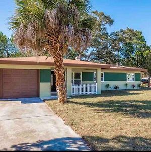 Charming 4Br Home 10Mins Away From Beaches! Largo Exterior photo