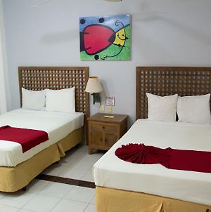 Dogtown Suites Cancún Exterior photo