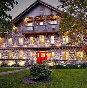 Bed and Breakfast Stone Chalet à Ann Arbor Exterior photo