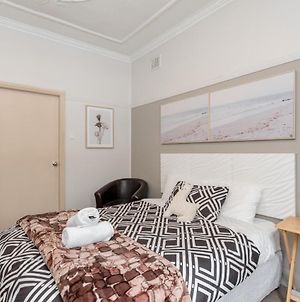 Boutique Private Suite 7 Min Walk To Sydney Domestic Airport - Sharehouse Exterior photo
