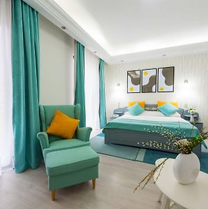Relax Comfort Suites Bucarest Exterior photo