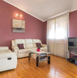 Beautiful Apartment In Pula With 4 Bedrooms And Wifi Exterior photo