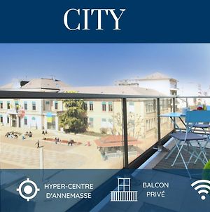 HOMEY CITY - NEW -Balcon privé - Vue hôtel de ville - Netflix et Wifi inclus - Proche de Genève Annemasse Exterior photo