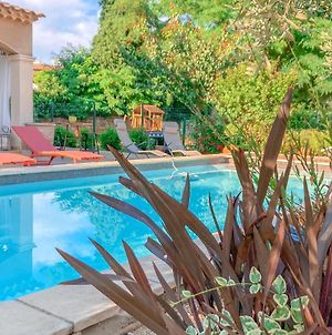 Stunning Apartment In Castelnau-Valence With Outdoor Swimming Pool And 1 Bedrooms Exterior photo