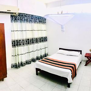 Appartement Kensola Residencies à Negombo Exterior photo