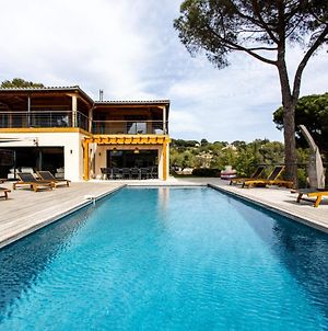 Villa Blanche Luxury - pieds dans l'eau, piscine chauffée La Croix-Valmer Exterior photo