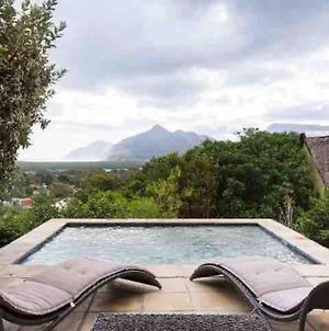Villa Luxurious Peaceful Mountain Retreat-Heated Pool à Le Cap Exterior photo