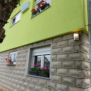 Appartement Apartman Andric à Gračac Exterior photo