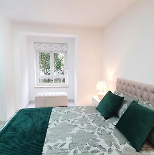 Appartement Caldas Da Rainha'S Green & White Exterior photo