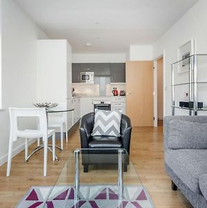 Roomspace Apartments -Swan House Leatherhead Exterior photo
