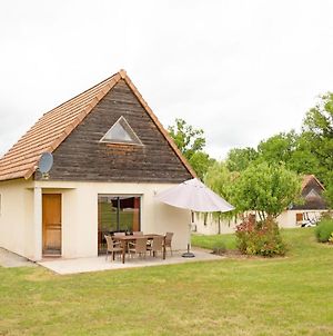 Idyllic Holiday Home In Lacapelle-Marival With Garden Exterior photo