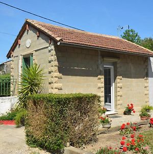 Awesome Home In Tarascon With 1 Bedrooms Exterior photo
