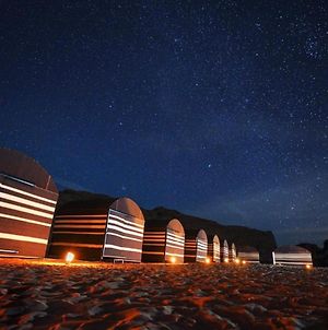 Hôtel Desert Dream Camp à Wadi Rum Exterior photo