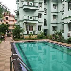1 Bhk Ac Apartment With Pool For 5 Guest Candolim Exterior photo