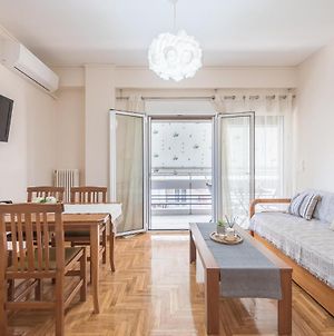 Spacious Cozy Apartment In Athènes Exterior photo