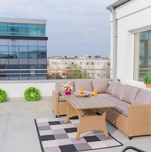 Appartement Penthouse - Huge Rooftop Terrace + Skyline View à Bucarest Exterior photo