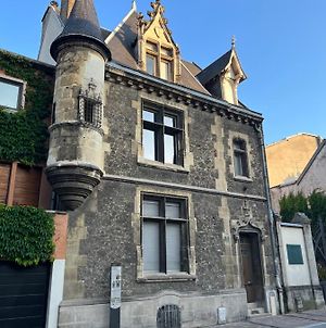 Appartement Tournelles VUE CATHEDRALE-Maison du XVIe siècle classé à Reims Exterior photo
