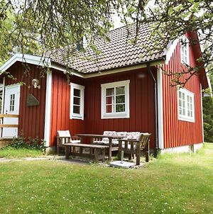 Cozy And Rural Holiday Accommodation 150 Meters From Lake Vanern Mellerud Exterior photo