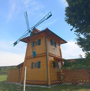 Villa Unique wooden holiday house in nature à Lukovica pri Domžalah Exterior photo