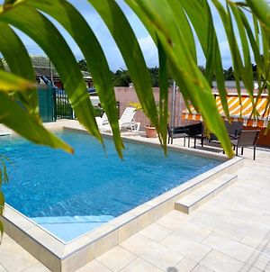 Maison d'une chambre avec piscine partagee terrasse amenagee et wifi a Petit Bourg Exterior photo