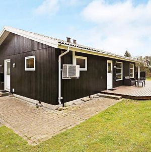 Four-Bedroom Holiday Home In Vaeggerlose 21 Bøtø By Exterior photo