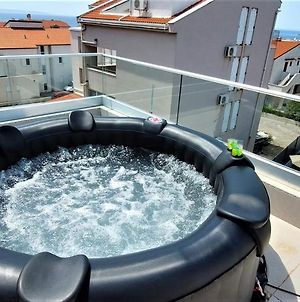 Appartement House Mei With Jacuzzi, Novalja Exterior photo