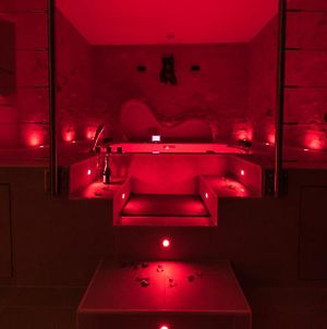 L'Indiscrete Love Room - Hammam-Sauna-Spa Saint-Cyr-sur-Loire Exterior photo