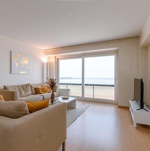 Appartement Stunning Seaview Apt On 7Th Floor At Beachfront à Knokke-Le-Zoute Exterior photo