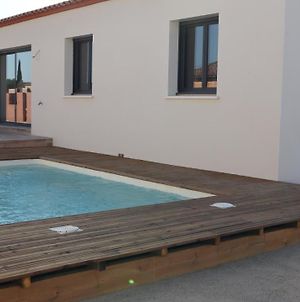 Villa neuve avec piscine Vendemian Exterior photo
